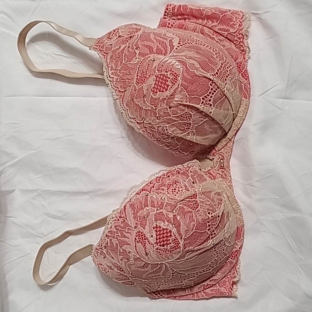 Victoria's Secret lace and rhinestone plunge bra 34D